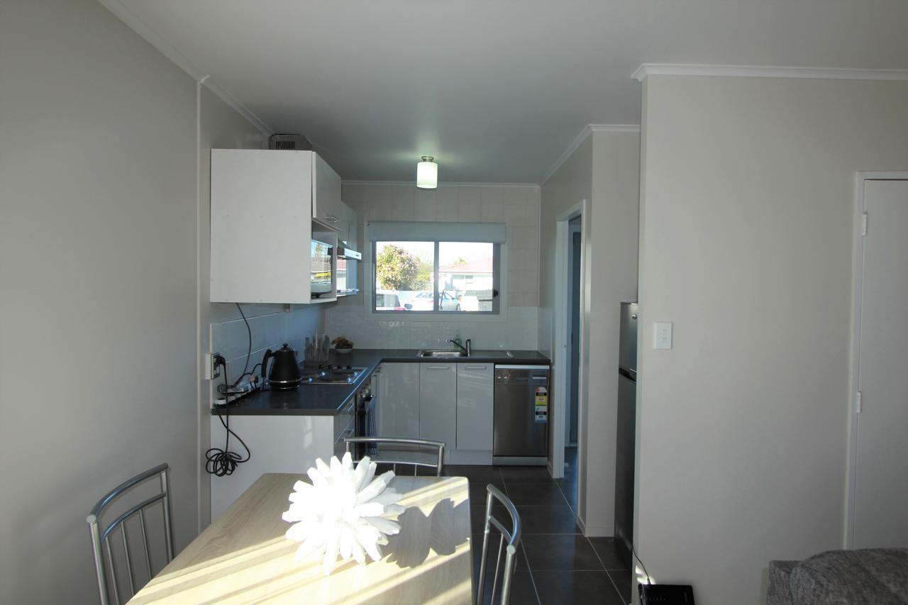 Rose Apartments Central Rotorua- Accommodation & Private Spa Buitenkant foto